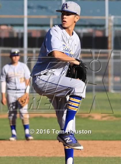 Thumbnail 2 in La Salle vs Bishop Amat photogallery.