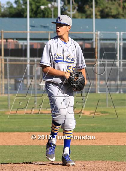 Thumbnail 2 in La Salle vs Bishop Amat photogallery.
