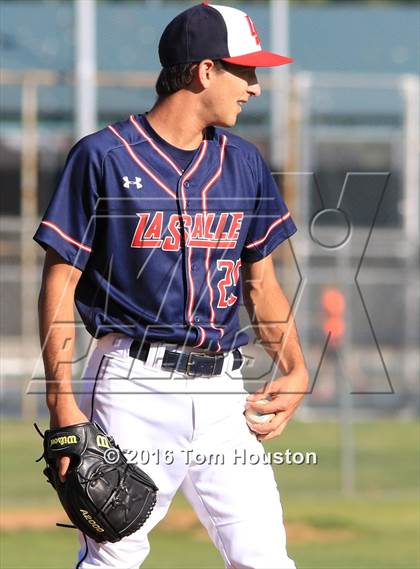 Thumbnail 1 in La Salle vs Bishop Amat photogallery.