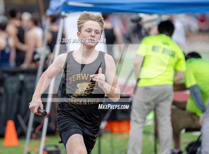 Thumbnail 3 in E.D. White(Catholic Relays) photogallery.
