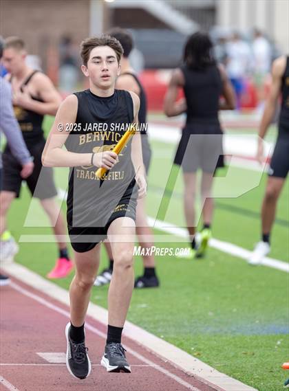 Thumbnail 1 in E.D. White(Catholic Relays) photogallery.