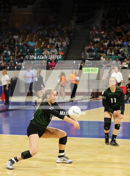 Thumbnail 3 in Fleming vs. Kit Carson (CHSAA 1A Final) photogallery.