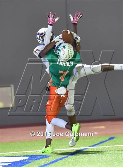 Thumbnail 3 in Brackenridge vs Houston [Sam] (Alamo Stadium) photogallery.