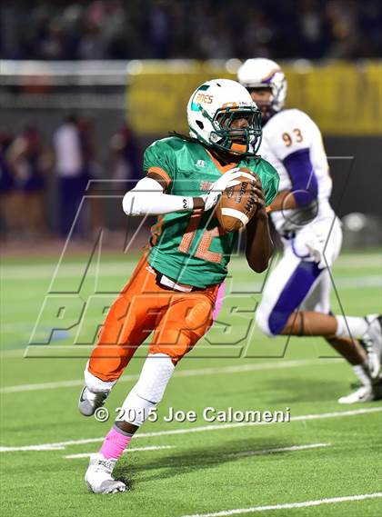 Thumbnail 3 in Brackenridge vs Houston [Sam] (Alamo Stadium) photogallery.