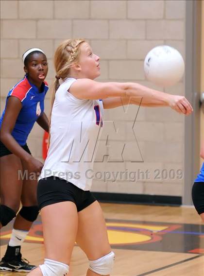 Thumbnail 2 in Christian Brothers vs. Golden Sierra (Super 8 Tournament) photogallery.