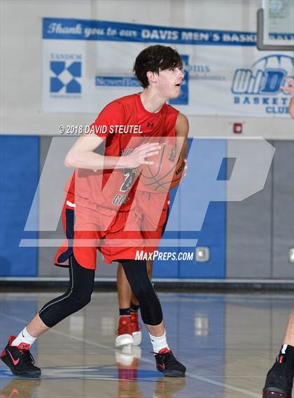 Thumbnail 1 in Pleasant Grove vs. Davis (Les Curry Invitational) photogallery.