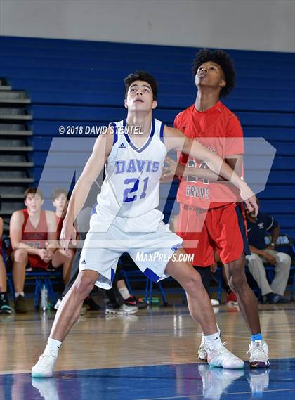 Thumbnail 2 in Pleasant Grove vs. Davis (Les Curry Invitational) photogallery.