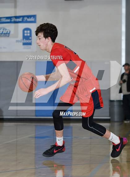 Thumbnail 2 in Pleasant Grove vs. Davis (Les Curry Invitational) photogallery.