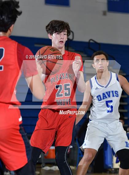 Thumbnail 1 in Pleasant Grove vs. Davis (Les Curry Invitational) photogallery.