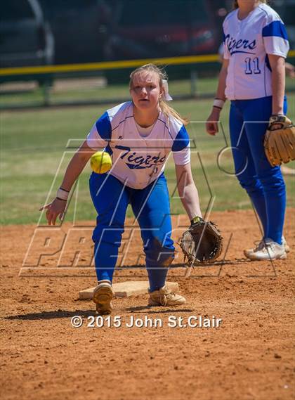 Thumbnail 2 in White House vs Auburn (Bob Jones Invitational) photogallery.