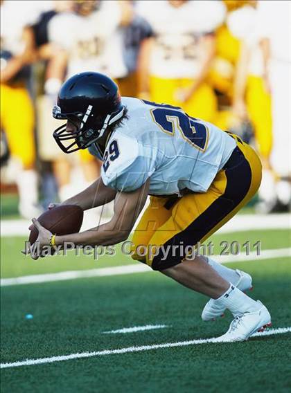 Thumbnail 2 in Everman vs. Highland Park (Tom Landry Classic) photogallery.