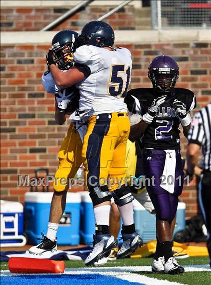 Thumbnail 2 in Everman vs. Highland Park (Tom Landry Classic) photogallery.