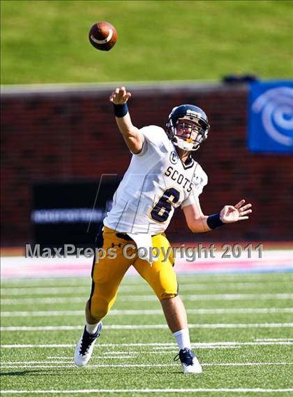 Thumbnail 2 in Everman vs. Highland Park (Tom Landry Classic) photogallery.