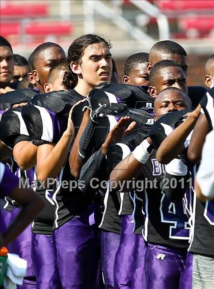 Thumbnail 3 in Everman vs. Highland Park (Tom Landry Classic) photogallery.