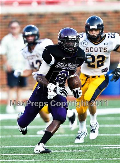 Thumbnail 3 in Everman vs. Highland Park (Tom Landry Classic) photogallery.