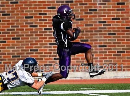 Thumbnail 2 in Everman vs. Highland Park (Tom Landry Classic) photogallery.