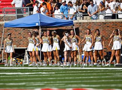 Thumbnail 2 in Everman vs. Highland Park (Tom Landry Classic) photogallery.