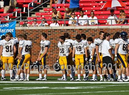 Thumbnail 1 in Everman vs. Highland Park (Tom Landry Classic) photogallery.