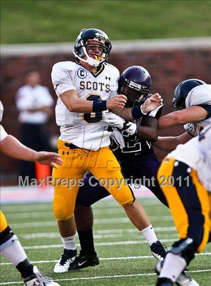 Thumbnail 2 in Everman vs. Highland Park (Tom Landry Classic) photogallery.