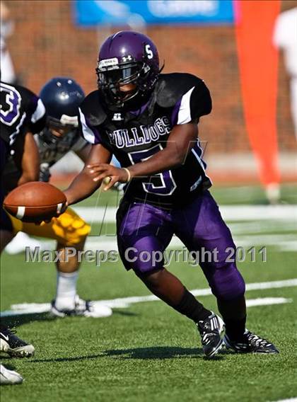 Thumbnail 2 in Everman vs. Highland Park (Tom Landry Classic) photogallery.