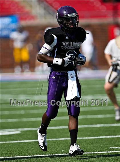 Thumbnail 1 in Everman vs. Highland Park (Tom Landry Classic) photogallery.