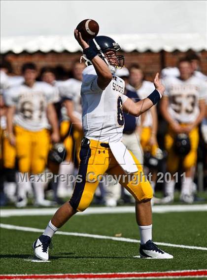Thumbnail 2 in Everman vs. Highland Park (Tom Landry Classic) photogallery.