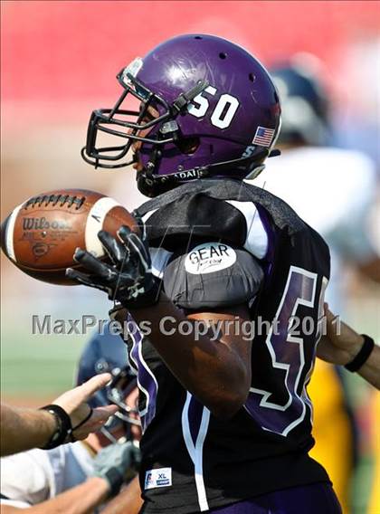 Thumbnail 1 in Everman vs. Highland Park (Tom Landry Classic) photogallery.