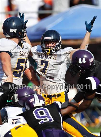 Thumbnail 1 in Everman vs. Highland Park (Tom Landry Classic) photogallery.
