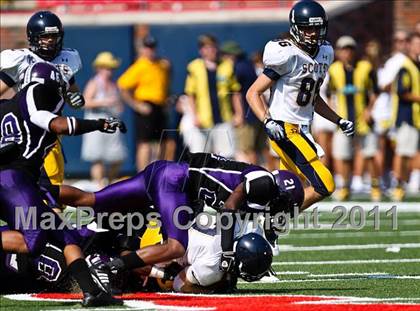 Thumbnail 2 in Everman vs. Highland Park (Tom Landry Classic) photogallery.