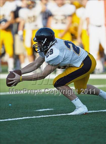 Thumbnail 1 in Everman vs. Highland Park (Tom Landry Classic) photogallery.