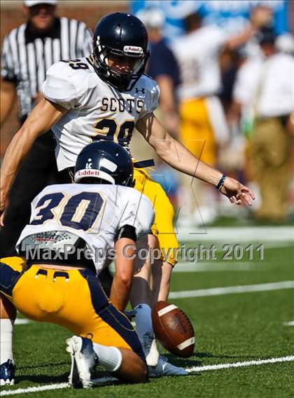 Thumbnail 3 in Everman vs. Highland Park (Tom Landry Classic) photogallery.