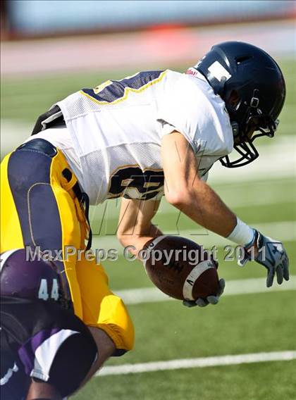 Thumbnail 2 in Everman vs. Highland Park (Tom Landry Classic) photogallery.