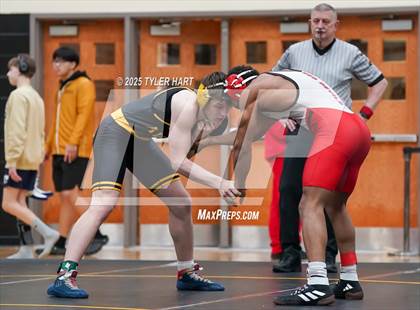 Thumbnail 1 in IHSAA Sectional 25. Avon (Morning Matches) photogallery.