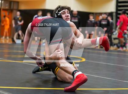Thumbnail 2 in IHSAA Sectional 25. Avon (Morning Matches) photogallery.