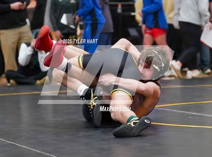 Thumbnail 1 in IHSAA Sectional 25. Avon (Morning Matches) photogallery.