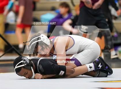 Thumbnail 3 in IHSAA Sectional 25. Avon (Morning Matches) photogallery.