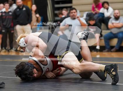 Thumbnail 3 in IHSAA Sectional 25. Avon (Morning Matches) photogallery.
