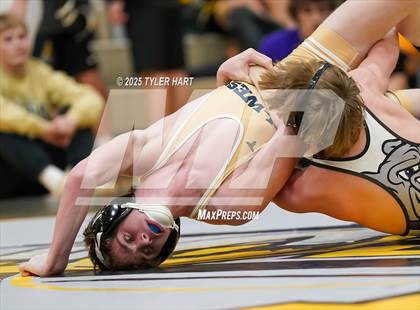 Thumbnail 1 in IHSAA Sectional 25. Avon (Morning Matches) photogallery.