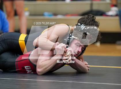 Thumbnail 2 in IHSAA Sectional 25. Avon (Morning Matches) photogallery.