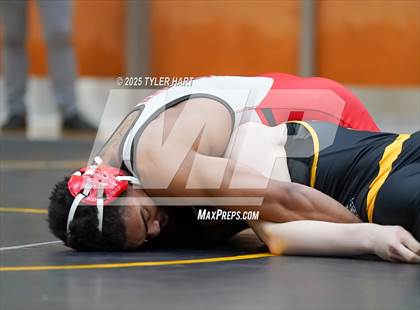 Thumbnail 3 in IHSAA Sectional 25. Avon (Morning Matches) photogallery.
