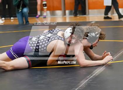 Thumbnail 3 in IHSAA Sectional 25. Avon (Morning Matches) photogallery.