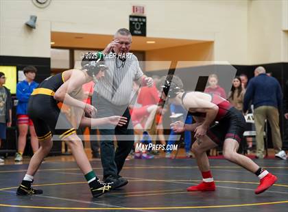 Thumbnail 2 in IHSAA Sectional 25. Avon (Morning Matches) photogallery.