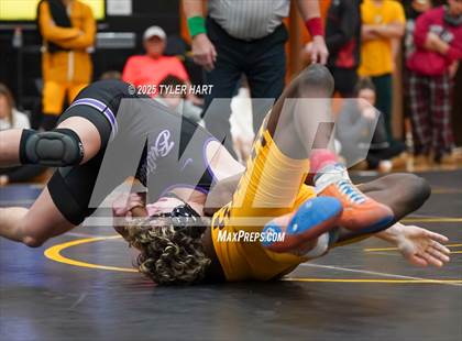 Thumbnail 1 in IHSAA Sectional 25. Avon (Morning Matches) photogallery.