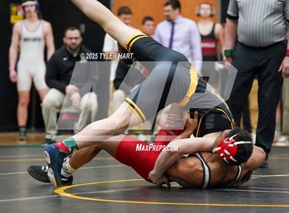 Thumbnail 2 in IHSAA Sectional 25. Avon (Morning Matches) photogallery.