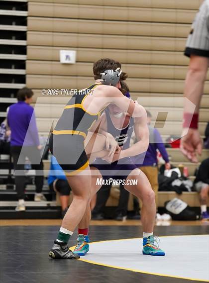 Thumbnail 2 in IHSAA Sectional 25. Avon (Morning Matches) photogallery.