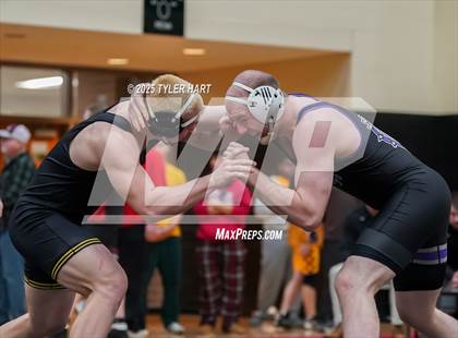 Thumbnail 2 in IHSAA Sectional 25. Avon (Morning Matches) photogallery.