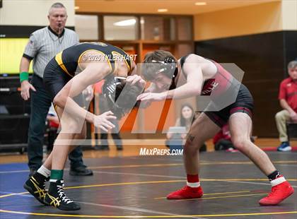 Thumbnail 2 in IHSAA Sectional 25. Avon (Morning Matches) photogallery.