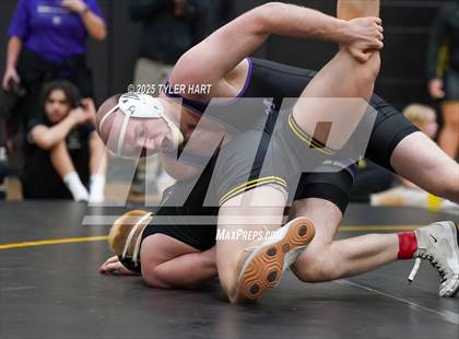 Thumbnail 2 in IHSAA Sectional 25. Avon (Morning Matches) photogallery.