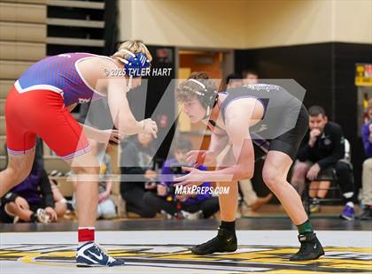 Thumbnail 1 in IHSAA Sectional 25. Avon (Morning Matches) photogallery.