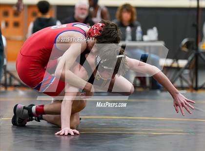 Thumbnail 1 in IHSAA Sectional 25. Avon (Morning Matches) photogallery.